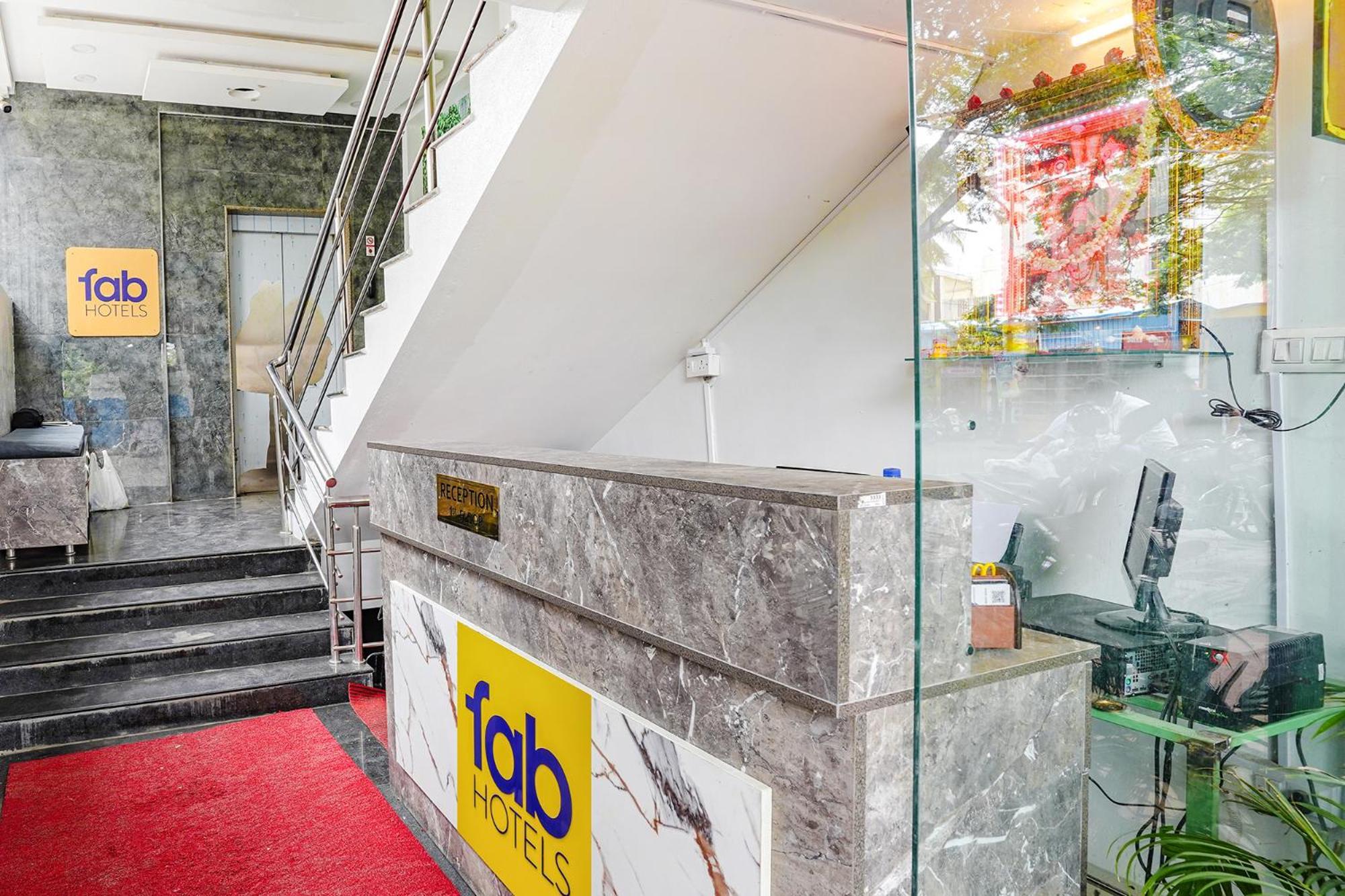 Fabhotel Rlv Green Palace - Nr Kengeri Satellite Town 벵갈루루 외부 사진