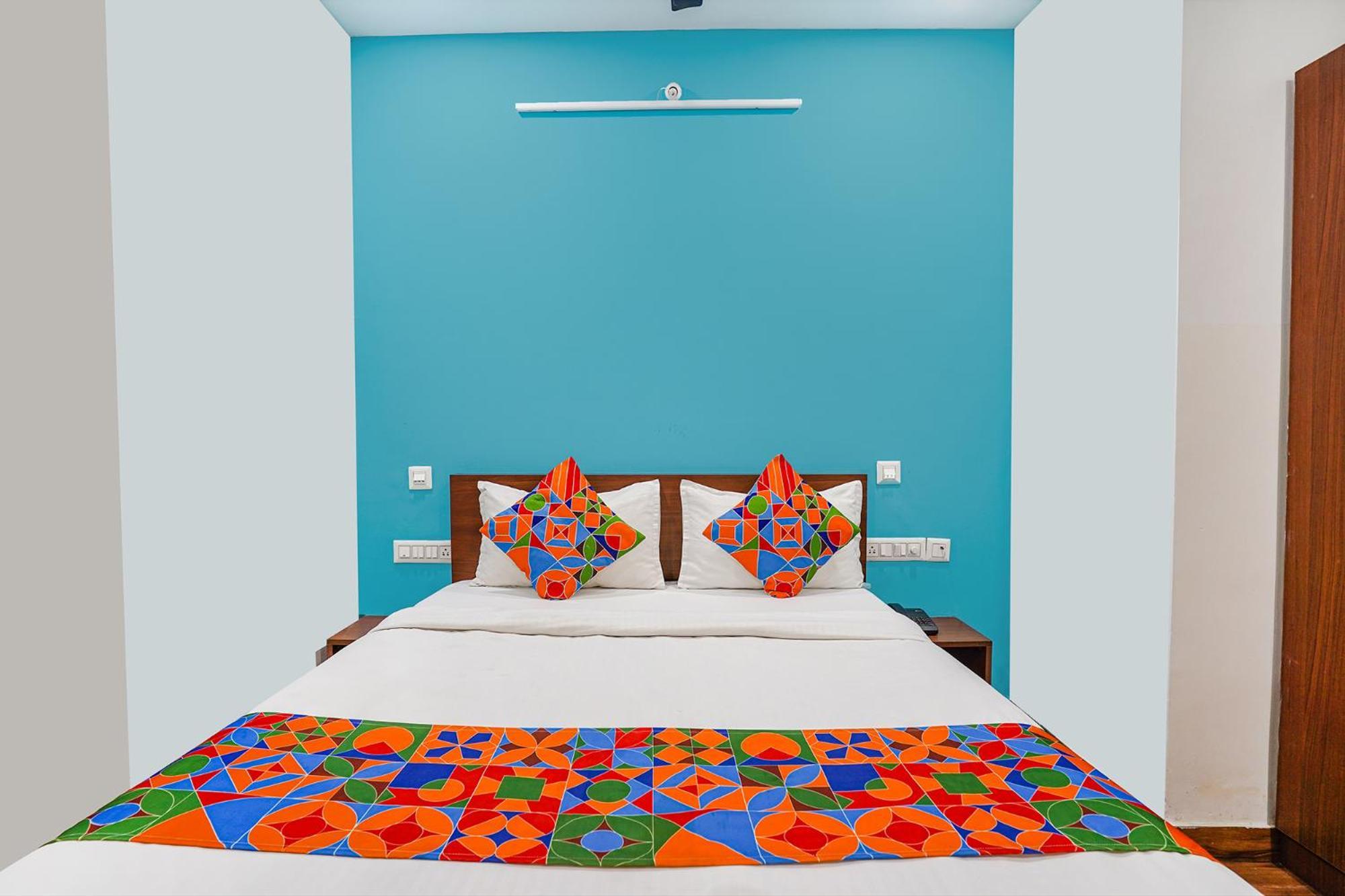 Fabhotel Rlv Green Palace - Nr Kengeri Satellite Town 벵갈루루 외부 사진