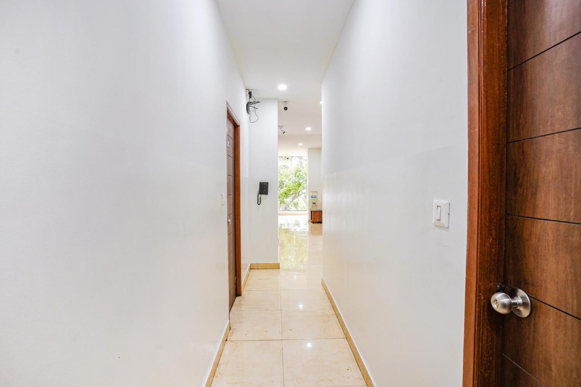 Fabhotel Rlv Green Palace - Nr Kengeri Satellite Town 벵갈루루 외부 사진